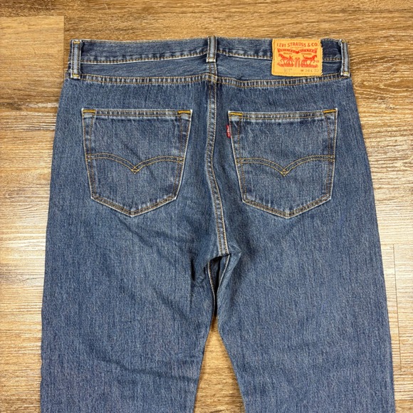 Levi's 501 Jeans Men's 34x32 Blue Denim Button Fly Classic Fit Casual Travel - Picture 2 of 9